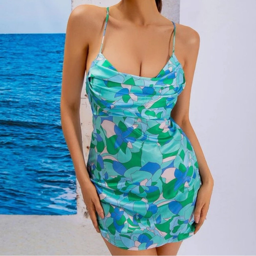 BLUE FLORAL HALTER CRISSCROSS BACK MINI DRESS